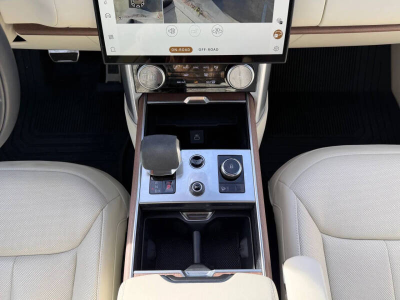 2023 Land Rover Range Rover P530 SE LWB