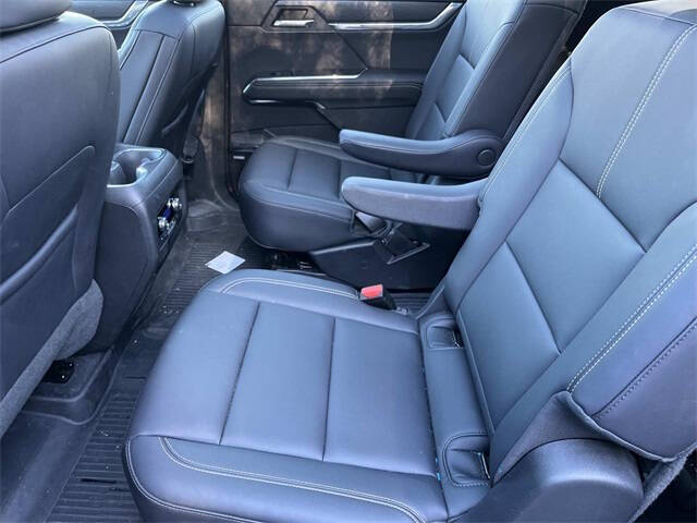 2024 GMC Acadia Elevation