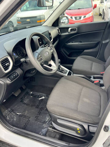 2022 Hyundai Venue SE