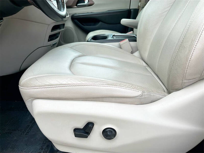 2019 Chrysler Pacifica Touring L Plus