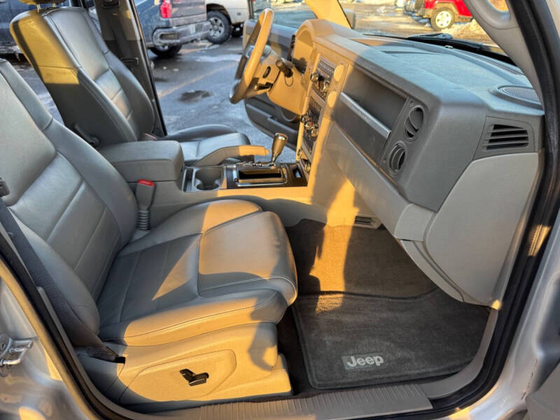 2008 Jeep Commander Sport