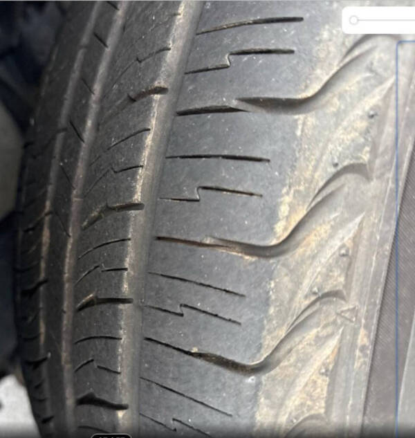 2011 Nissan Pathfinder LE