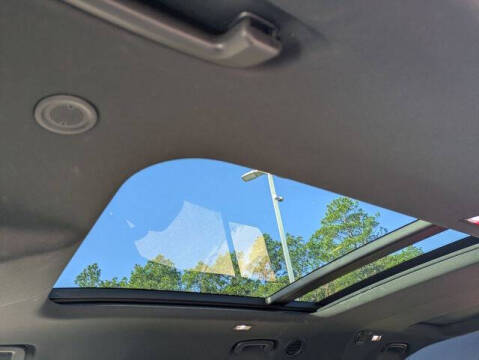 2023 Land Rover Defender 130 X-Dynamic SE