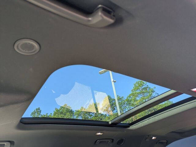 2023 Land Rover Defender 130 X-Dynamic SE