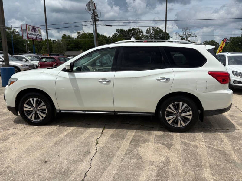 2017 Nissan Pathfinder SL