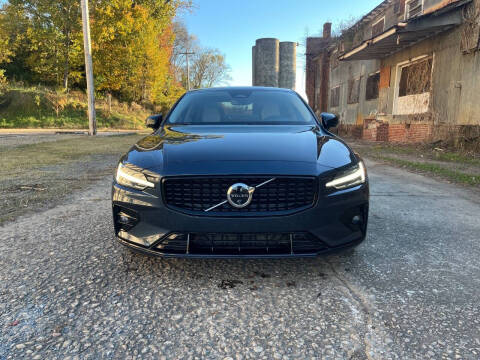 2024 Volvo S60 B5 Plus Dark Theme
