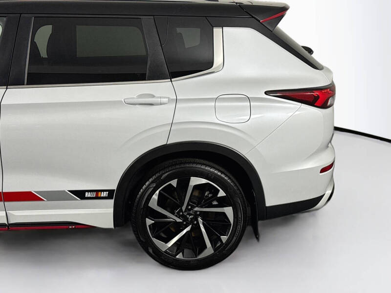 2023 Mitsubishi Outlander PHEV SE
