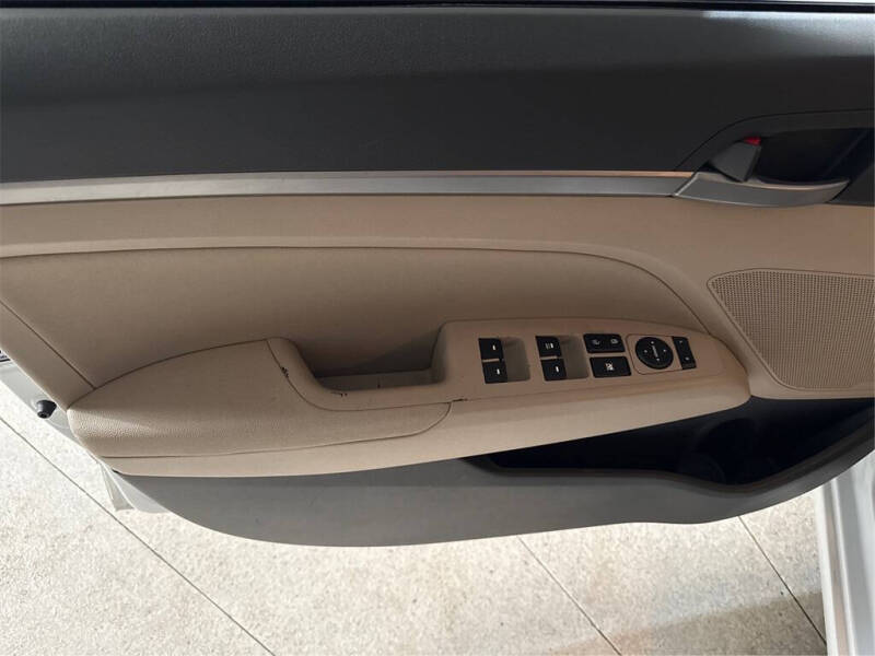 2018 Hyundai Elantra