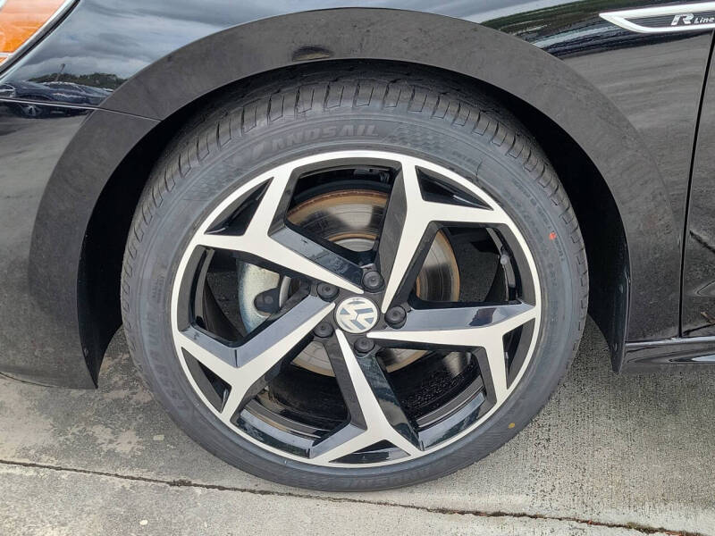 2022 Volkswagen Passat R-Line