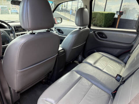 2005 Ford Escape XLT