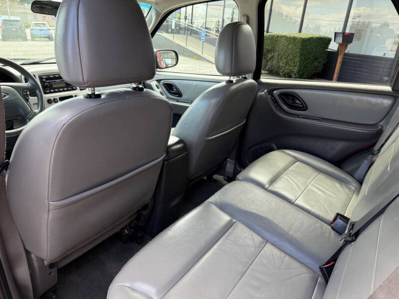 2005 Ford Escape XLT