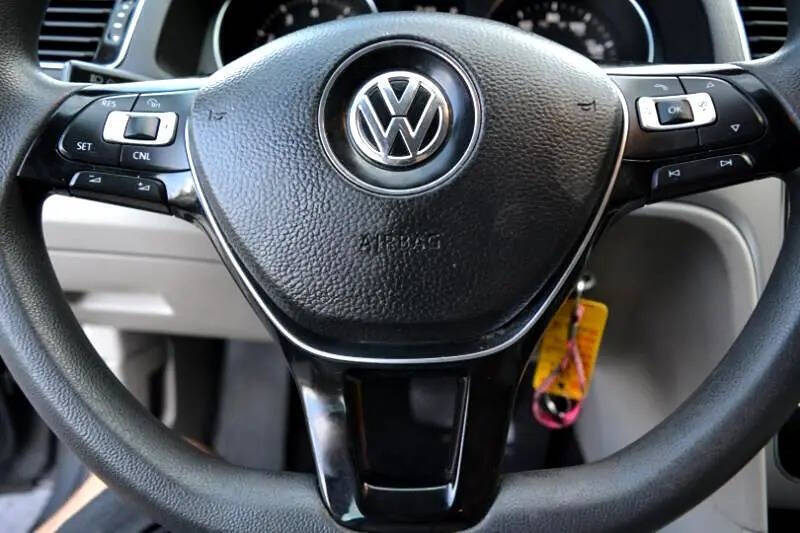 2016 Volkswagen Passat 1.8T S