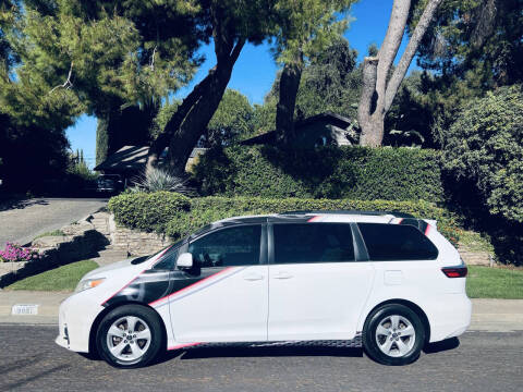 2019 Toyota Sienna LE 8-Passenger
