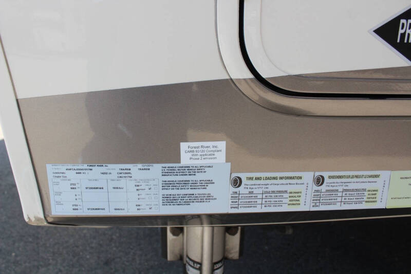 2016 Forest River Cardinal 325RL