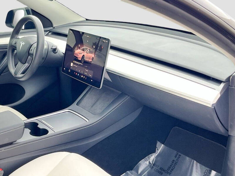 2025 Tesla Model Y Long Range