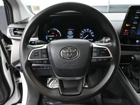 2021 Toyota Sienna LE 8-Passenger