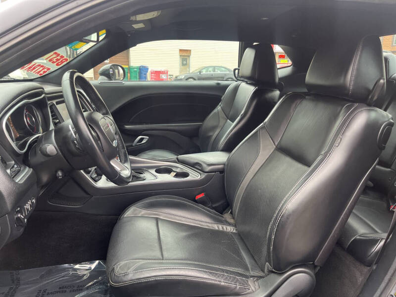 2015 Dodge Challenger SXT Plus