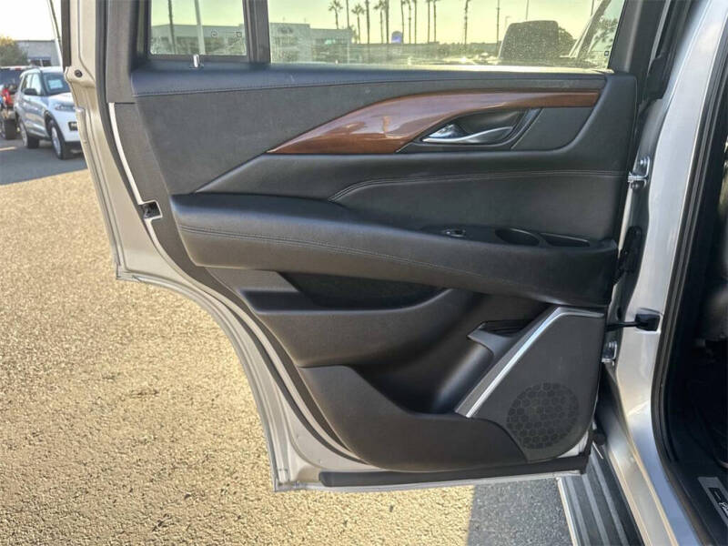 2020 Cadillac Escalade Luxury