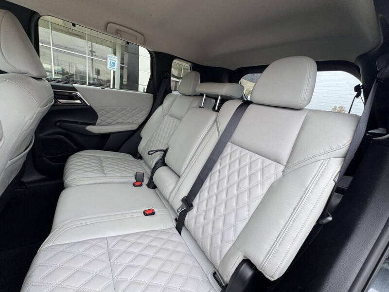 2024 Mitsubishi Outlander SEL