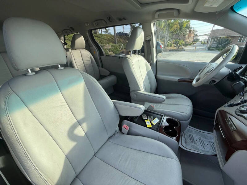 2012 Toyota Sienna