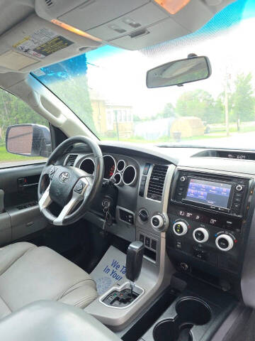 2014 Toyota Sequoia SR5