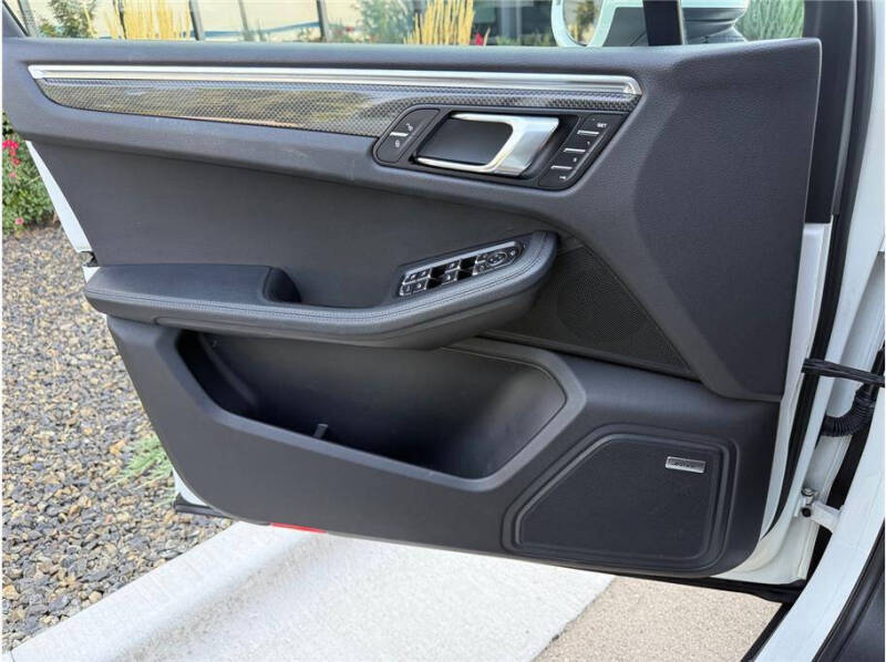 2017 Porsche Macan S