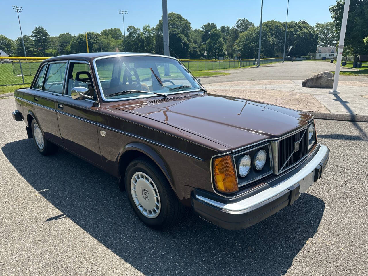 1979 Volvo 244DL 10