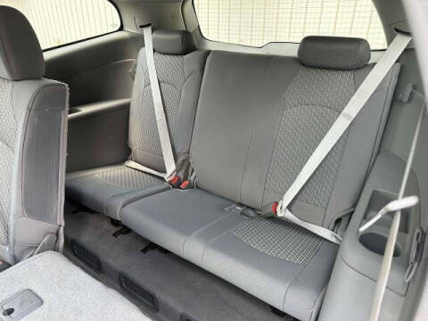 2011 Chevrolet Traverse LS