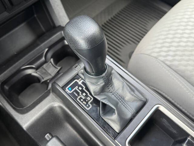 2022 Toyota Tacoma SR5 V6