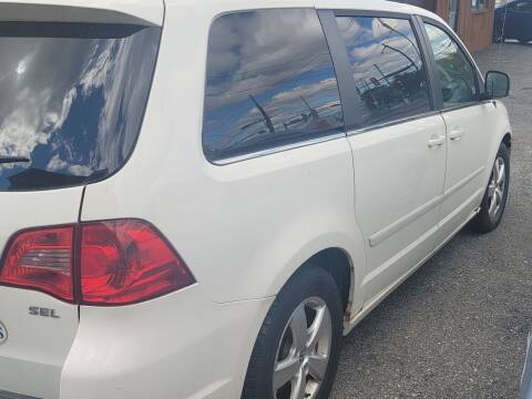 2009 Volkswagen Routan for sale at B.A. Autos Inc in Allentown PA