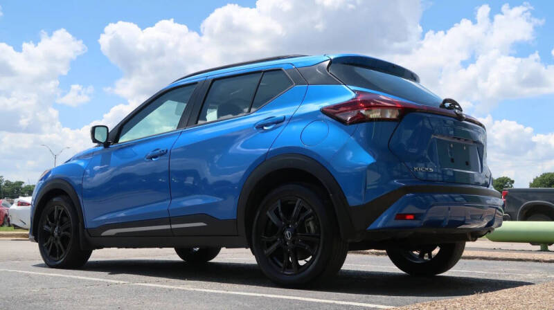 2023 Nissan Kicks SR