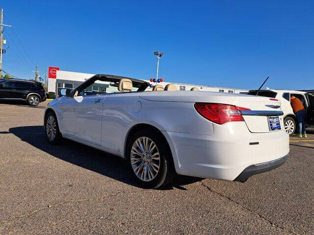2013 Chrysler 200 Limited