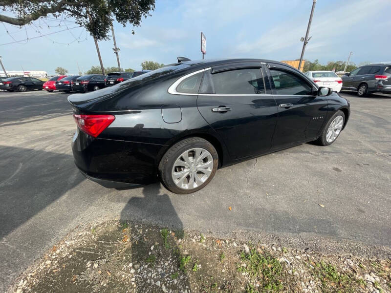 2017 Chevrolet Malibu Premier photo 5