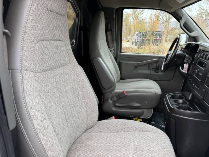 2022 Chevrolet Express 3500