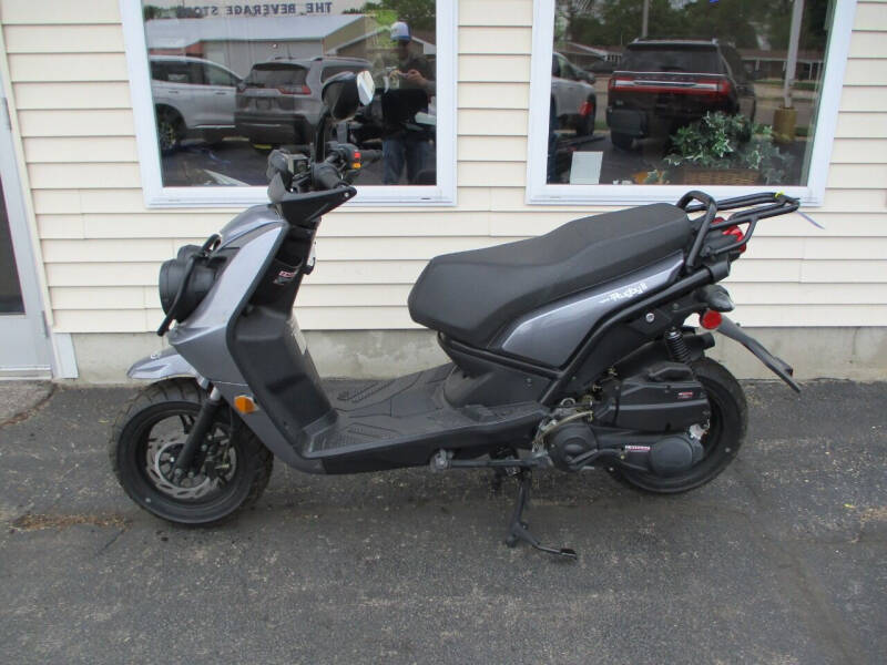 2023 Wolf Brand Scooters Rugby II