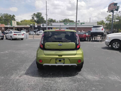 2017 Kia Soul +