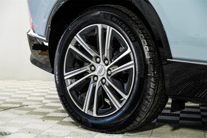 2024 Cadillac LYRIQ Luxury 1