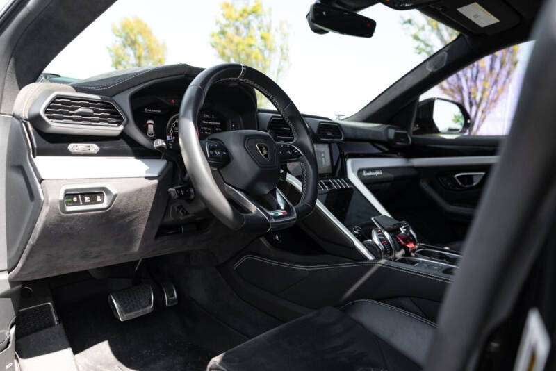 2020 Lamborghini Urus