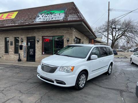 2014 Chrysler Town and Country for sale at Xpress Auto Sales in Roseville MI