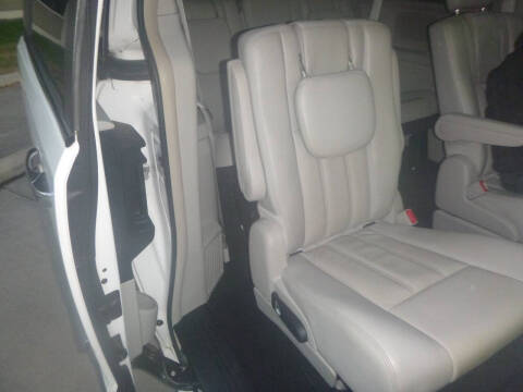 2013 Chrysler Town and Country Touring-L