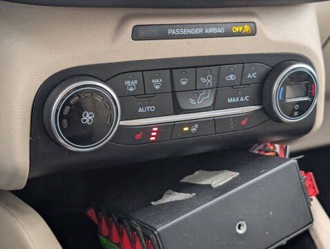 2020 Ford Escape SEL