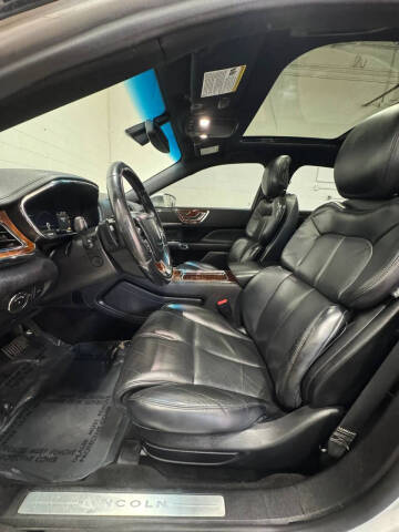 2017 Lincoln Continental Select