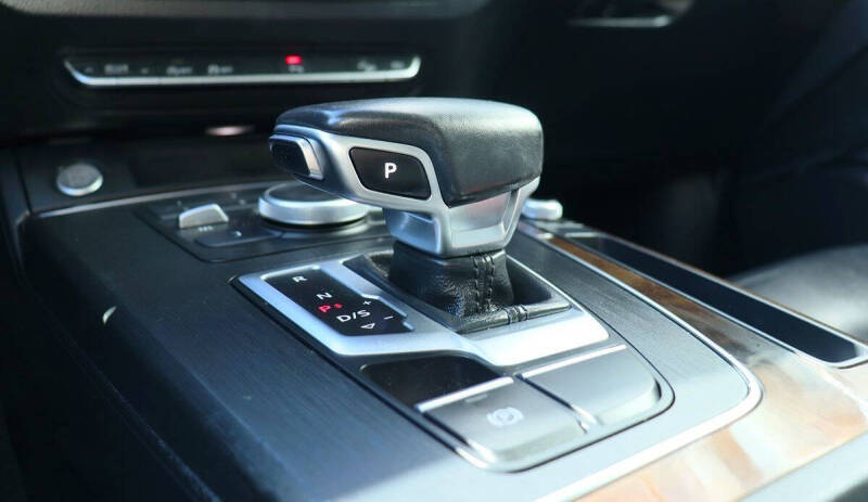 2020 Audi Q5 quattro Titanium Premium 45 TFSI