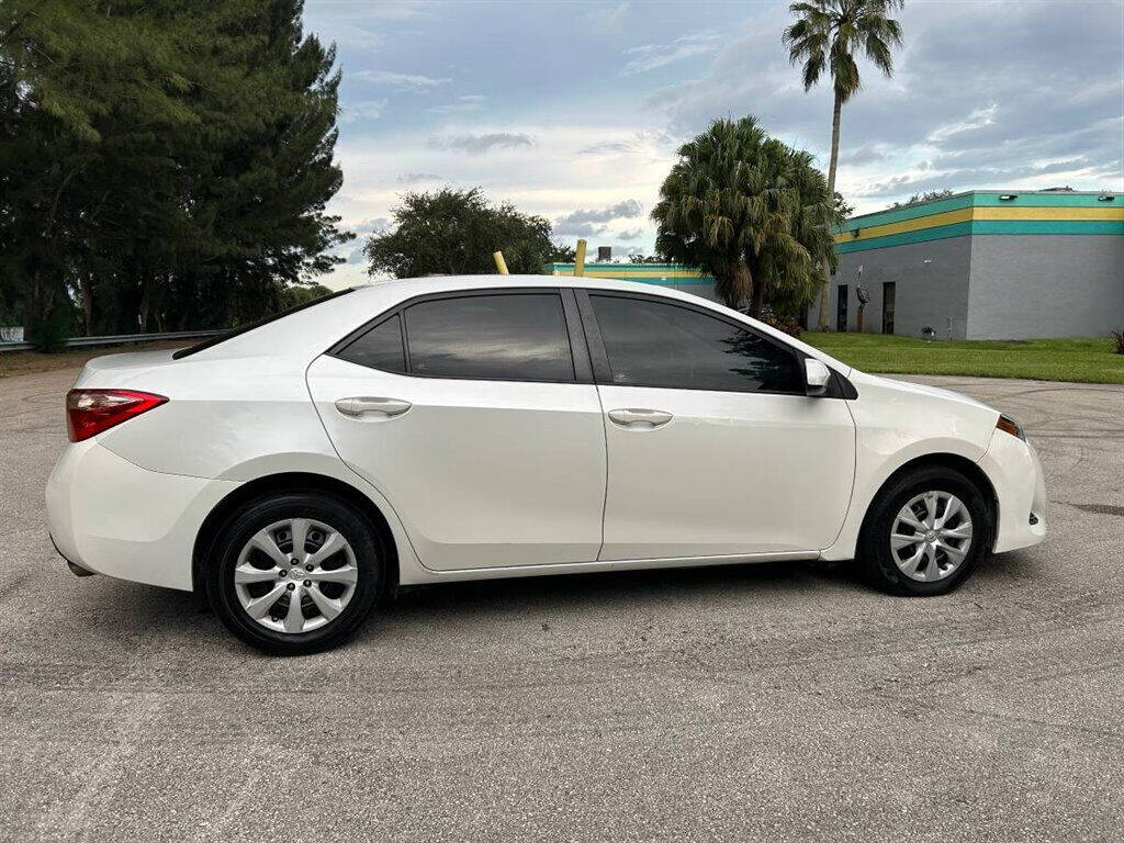 2017 TOYOTA Corolla Sedan