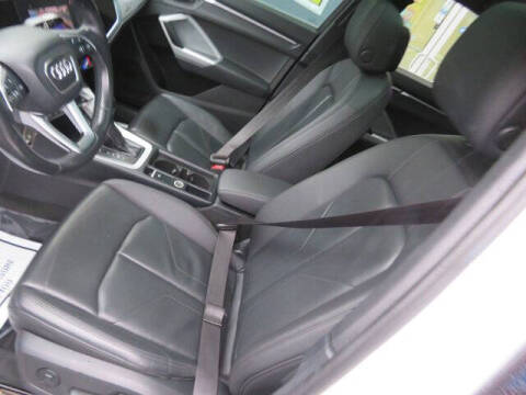 2021 Audi Q3 quattro Premium 40 TFSI