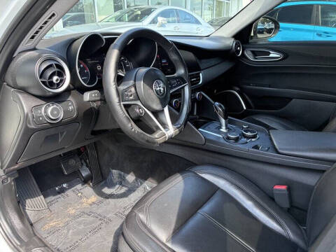 2019 Alfa Romeo Giulia Sport