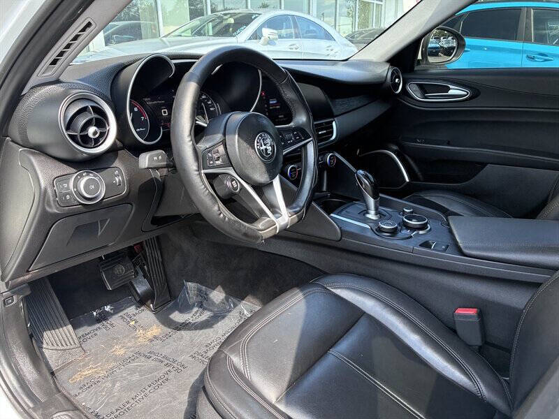 2019 Alfa Romeo Giulia Sport