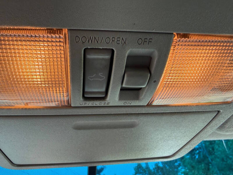 2009 Nissan Frontier LE