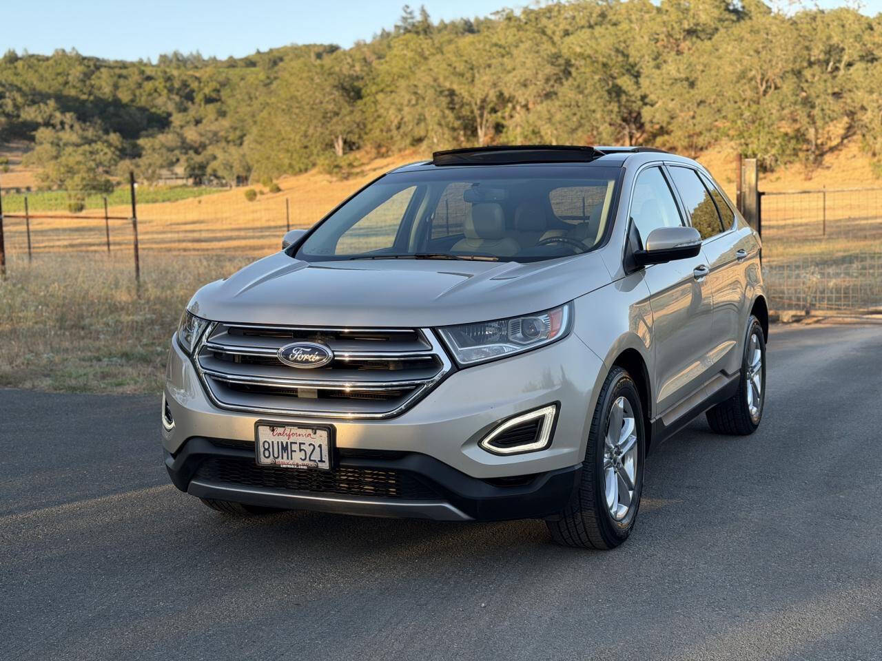 Gold 2017 Ford Edge SEL SEL 4dr Crossover 2