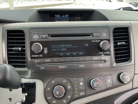 2011 Toyota Sienna LE 7-Passenger